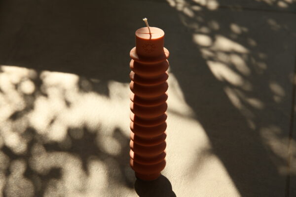 Grande Bougie Moulée Sculpturale en cire végétale – Image 2
